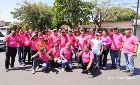 Familias nicaragüenses caminan como Pueblo Victorioso, Pueblo que Vence