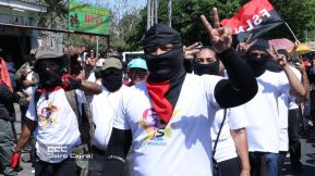 Familias nicaragüenses caminan como Pueblo Victorioso, Pueblo que Vence