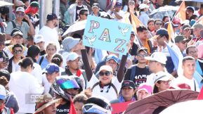 Familias nicaragüenses caminan como Pueblo Victorioso, Pueblo que Vence