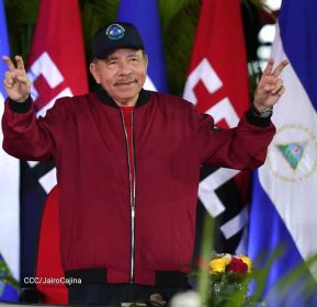 Entrega autobuses a transportistas en homenaje al Comandante Germán Pomares Ordóñez