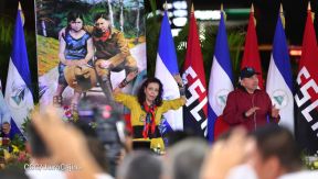 Entrega autobuses a transportistas en homenaje al Comandante Germán Pomares Ordóñez