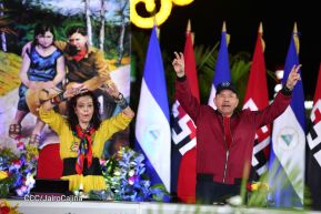 Entrega autobuses a transportistas en homenaje al Comandante Germán Pomares Ordóñez