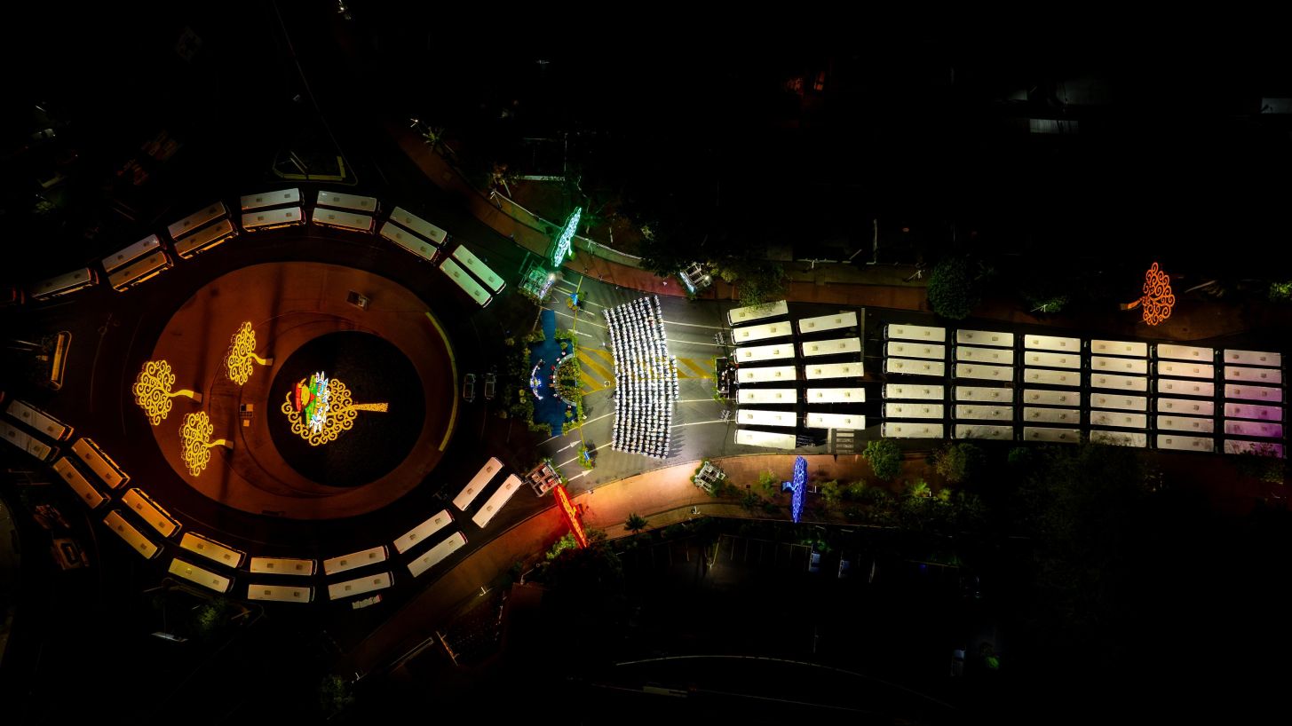 Entrega autobuses a transportistas en homenaje al Comandante Germán Pomares Ordóñez