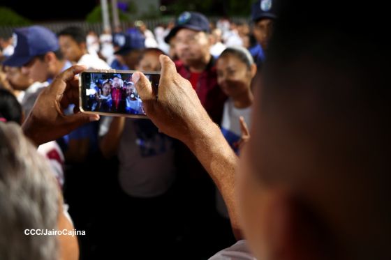 Entrega autobuses a transportistas en homenaje al Comandante Germán Pomares Ordóñez