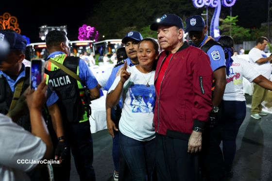 Entrega autobuses a transportistas en homenaje al Comandante Germán Pomares Ordóñez