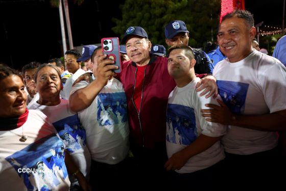 Entrega autobuses a transportistas en homenaje al Comandante Germán Pomares Ordóñez