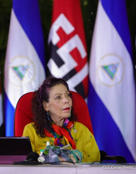 Entrega autobuses a transportistas en homenaje al Comandante Germán Pomares Ordóñez