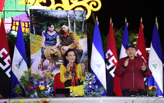 Entrega autobuses a transportistas en homenaje al Comandante Germán Pomares Ordóñez