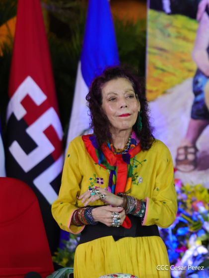 Entrega autobuses a transportistas en homenaje al Comandante Germán Pomares Ordóñez