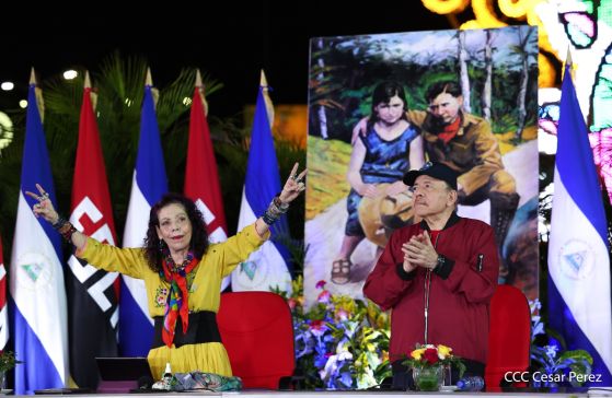Entrega autobuses a transportistas en homenaje al Comandante Germán Pomares Ordóñez