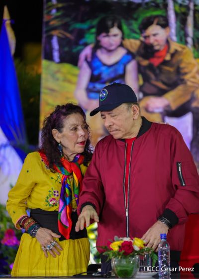 Entrega autobuses a transportistas en homenaje al Comandante Germán Pomares Ordóñez