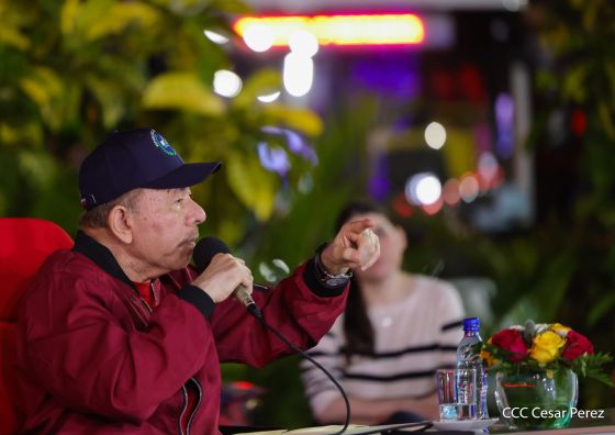 Entrega autobuses a transportistas en homenaje al Comandante Germán Pomares Ordóñez