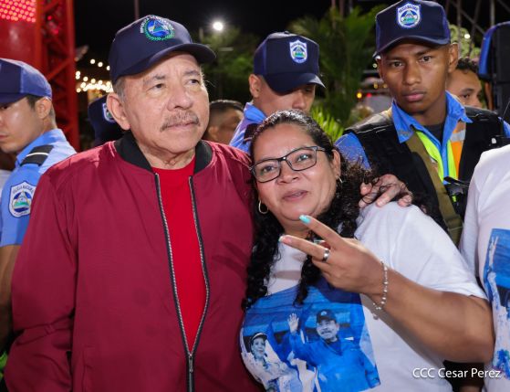 Entrega autobuses a transportistas en homenaje al Comandante Germán Pomares Ordóñez