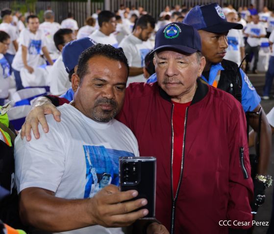 Entrega autobuses a transportistas en homenaje al Comandante Germán Pomares Ordóñez