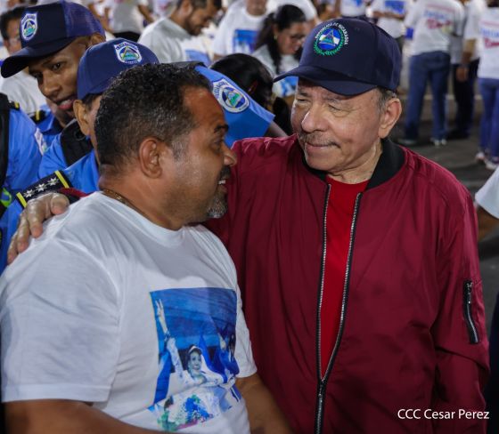 Entrega autobuses a transportistas en homenaje al Comandante Germán Pomares Ordóñez