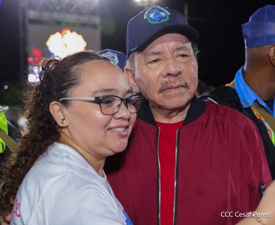 Entrega autobuses a transportistas en homenaje al Comandante Germán Pomares Ordóñez