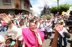 León se vistió de fiesta con visita del Cardenal Brenes