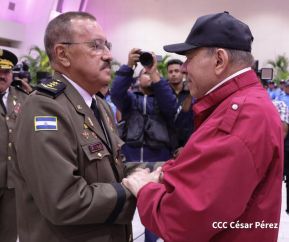 Acto de otorgamiento de los grados militares de Coronel General a mandos del Ejército de Nicaragua