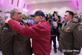 Acto de otorgamiento de los grados militares de Coronel General a mandos del Ejército de Nicaragua