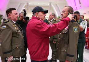 Acto de otorgamiento de los grados militares de Coronel General a mandos del Ejército de Nicaragua