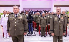 Acto de otorgamiento de los grados militares de Coronel General a mandos del Ejército de Nicaragua