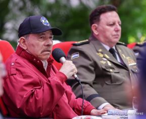 Acto de otorgamiento de los grados militares de Coronel General a mandos del Ejército de Nicaragua