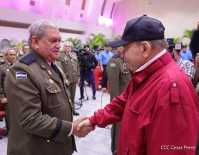 Acto de otorgamiento de los grados militares de Coronel General a mandos del Ejército de Nicaragua