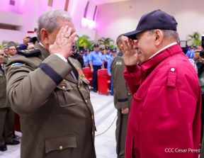 Acto de otorgamiento de los grados militares de Coronel General a mandos del Ejército de Nicaragua