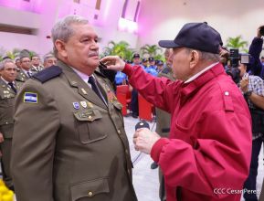 Acto de otorgamiento de los grados militares de Coronel General a mandos del Ejército de Nicaragua