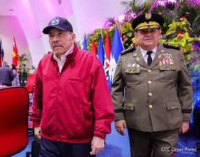 Acto de otorgamiento de los grados militares de Coronel General a mandos del Ejército de Nicaragua