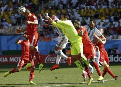 Argentina vence a Suiza y pasa a cuartos de final