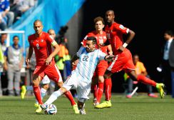 Argentina vence a Suiza y pasa a cuartos de final