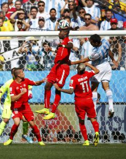 Argentina vence a Suiza y pasa a cuartos de final
