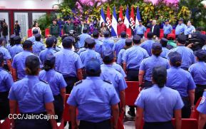 Nicaragua conmemora natalicio del Comandante Carlos Fonseca con acto de ascensos de la Policía Nacional