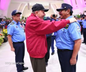 Nicaragua conmemora natalicio del Comandante Carlos Fonseca con acto de ascensos de la Policía Nacional