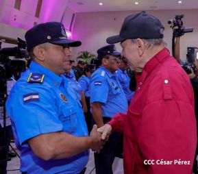 Nicaragua conmemora natalicio del Comandante Carlos Fonseca con acto de ascensos de la Policía Nacional