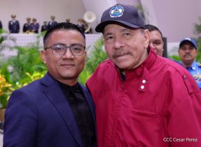 Nicaragua conmemora natalicio del Comandante Carlos Fonseca con acto de ascensos de la Policía Nacional