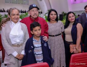 Nicaragua conmemora natalicio del Comandante Carlos Fonseca con acto de ascensos de la Policía Nacional