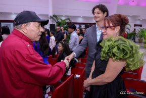 Nicaragua conmemora natalicio del Comandante Carlos Fonseca con acto de ascensos de la Policía Nacional