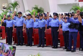 Nicaragua conmemora natalicio del Comandante Carlos Fonseca con acto de ascensos de la Policía Nacional