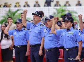 Nicaragua conmemora natalicio del Comandante Carlos Fonseca con acto de ascensos de la Policía Nacional