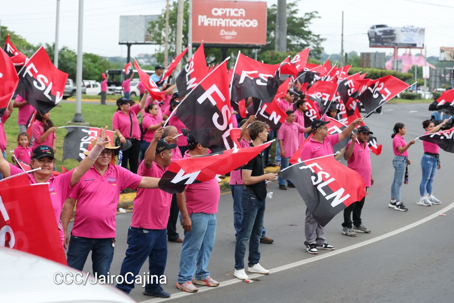 Hacia el 46/19: Aficionados por las motos protagonizan Motorizada Dos, Siempre 19