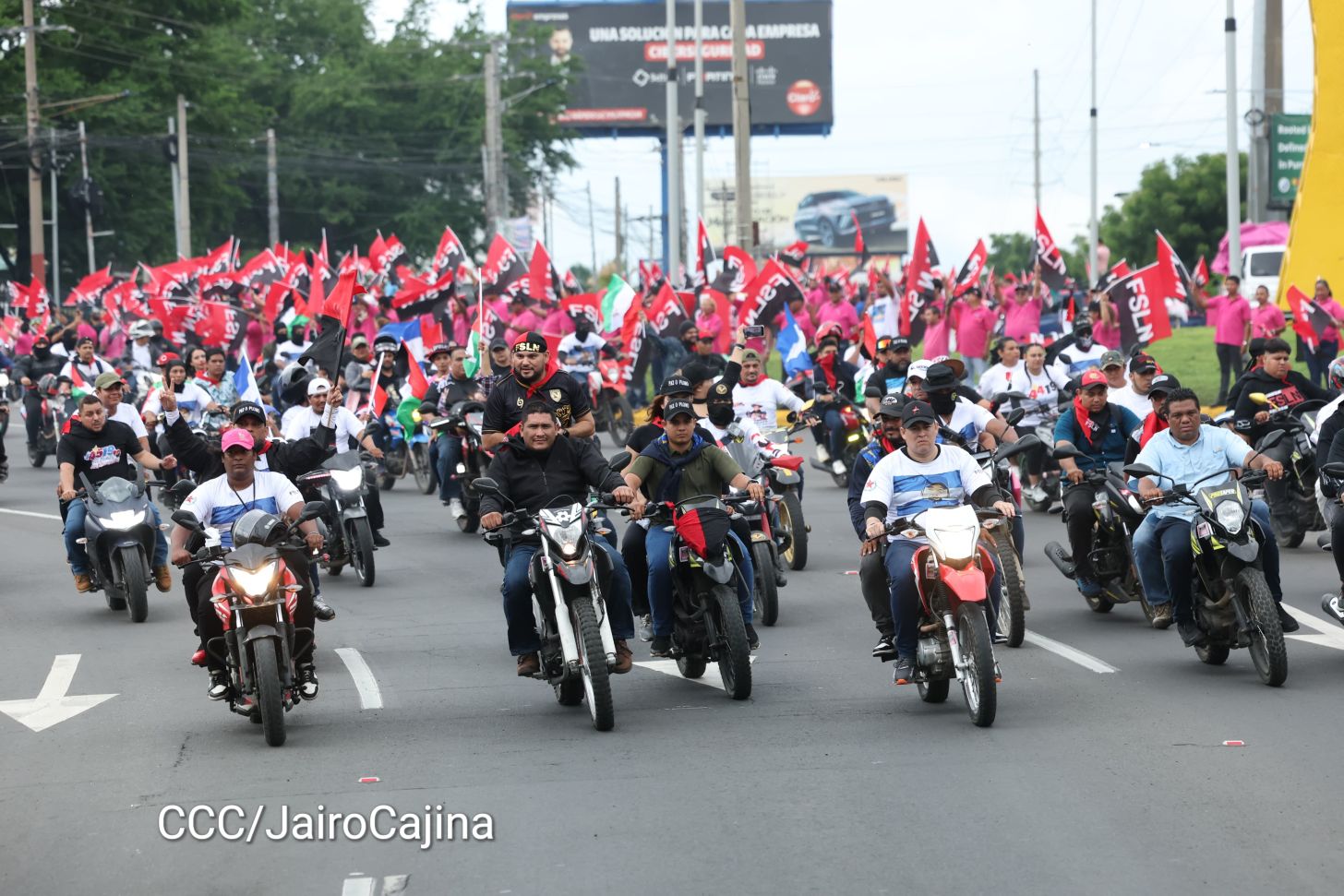 Hacia el 46/19: Aficionados por las motos protagonizan Motorizada Dos, Siempre 19