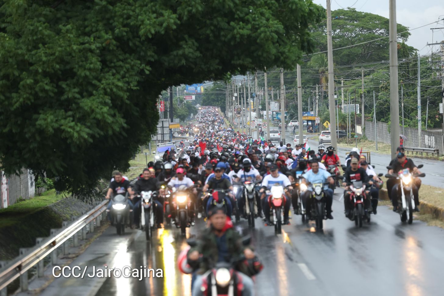 Hacia el 46/19: Aficionados por las motos protagonizan Motorizada Dos, Siempre 19