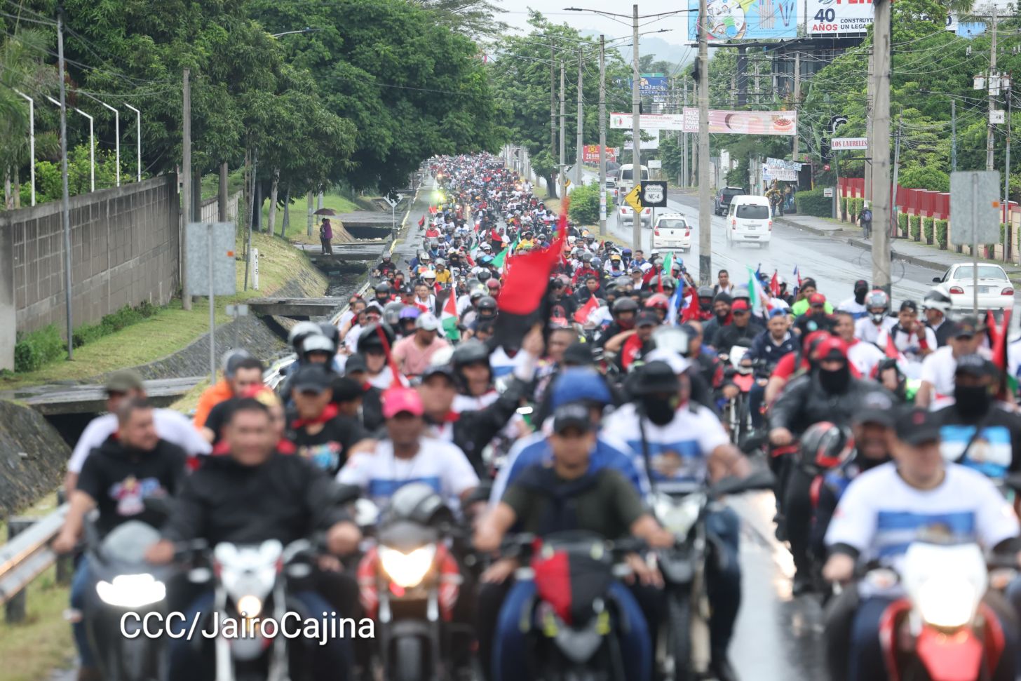 Hacia el 46/19: Aficionados por las motos protagonizan Motorizada Dos, Siempre 19