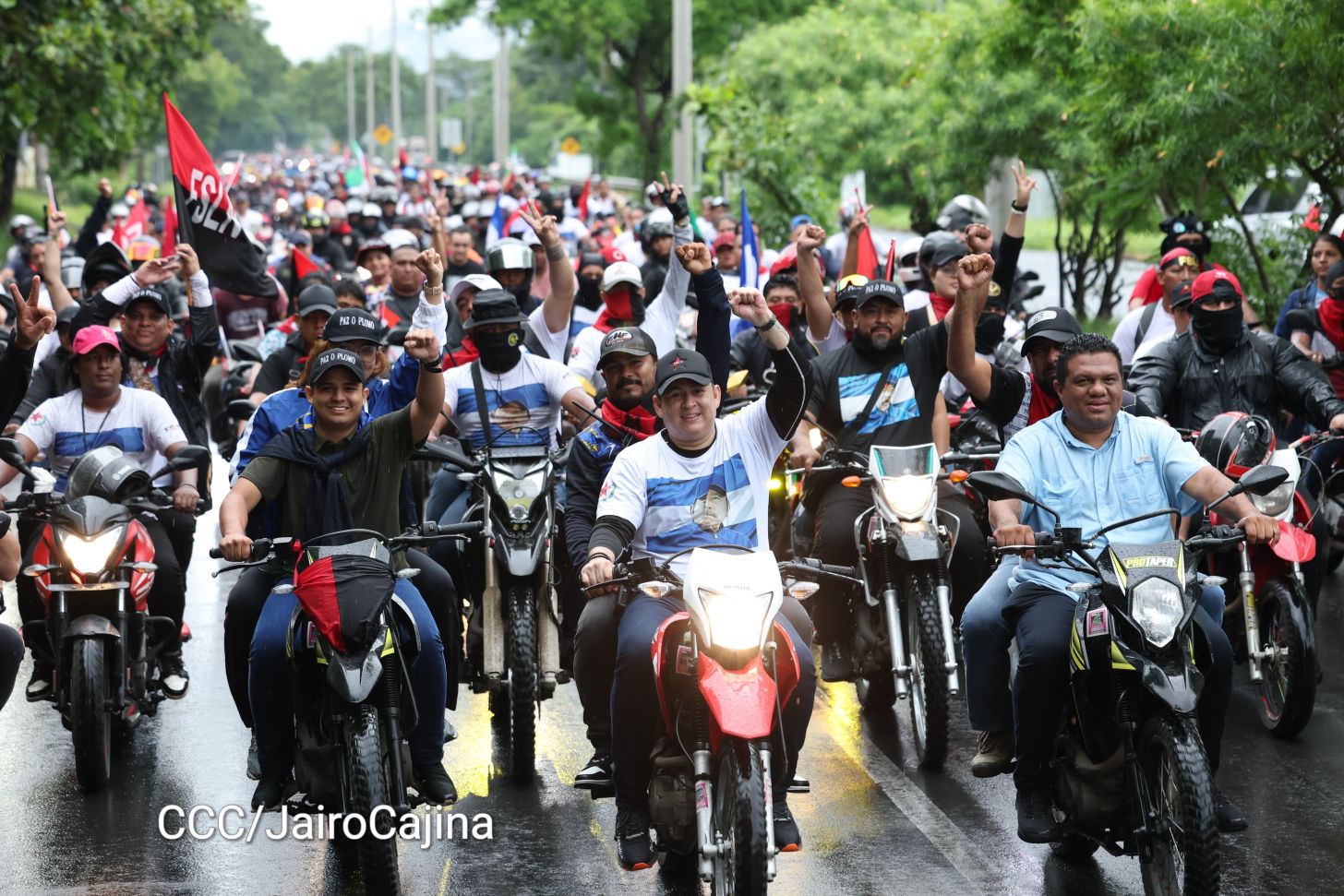 Hacia el 46/19: Aficionados por las motos protagonizan Motorizada Dos, Siempre 19