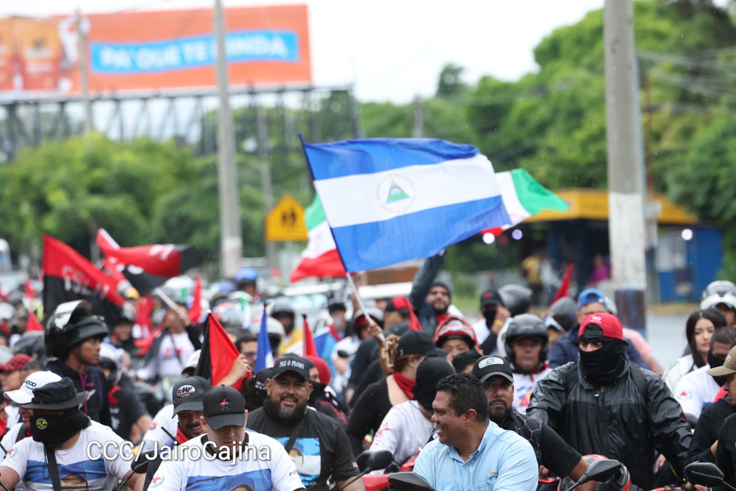 Hacia el 46/19: Aficionados por las motos protagonizan Motorizada Dos, Siempre 19