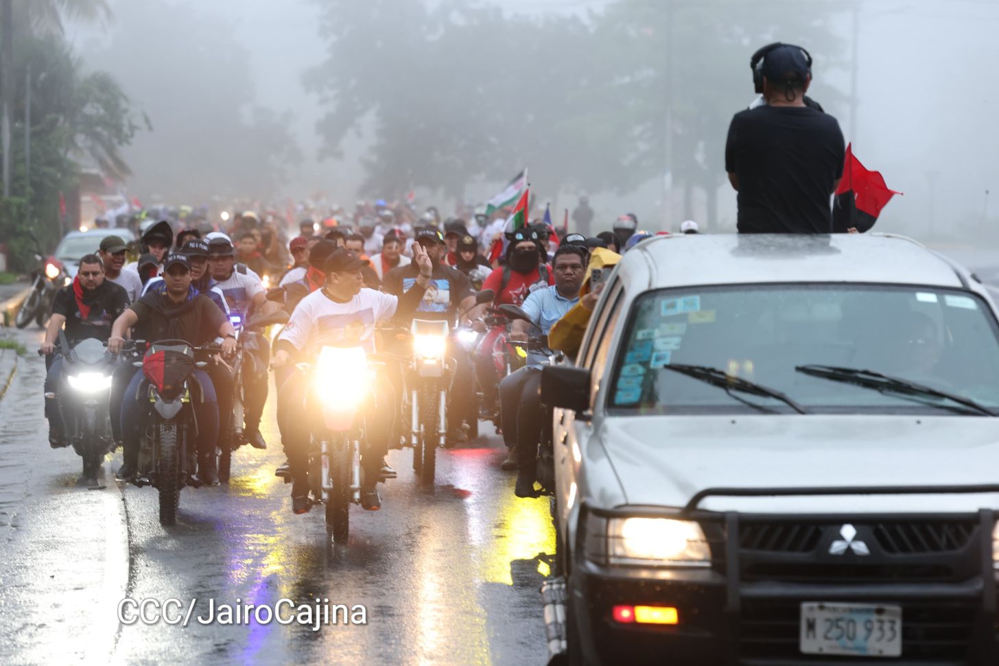 Hacia el 46/19: Aficionados por las motos protagonizan Motorizada Dos, Siempre 19