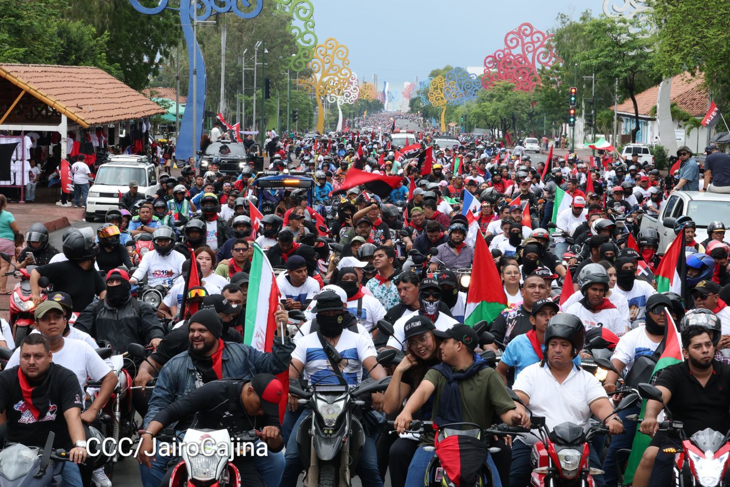 Hacia el 46/19: Aficionados por las motos protagonizan Motorizada Dos, Siempre 19