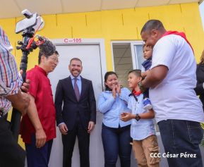 Acto de entrega de la Urbanización "Nuevas Victorias"